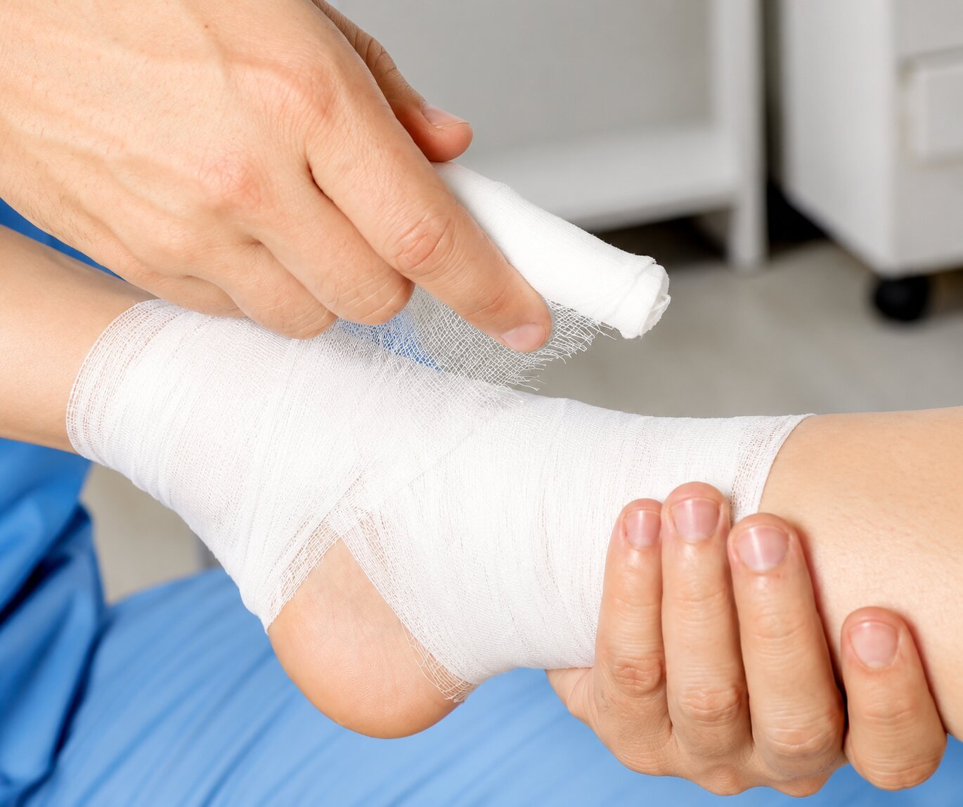Elastic Securing Gauze Bandage